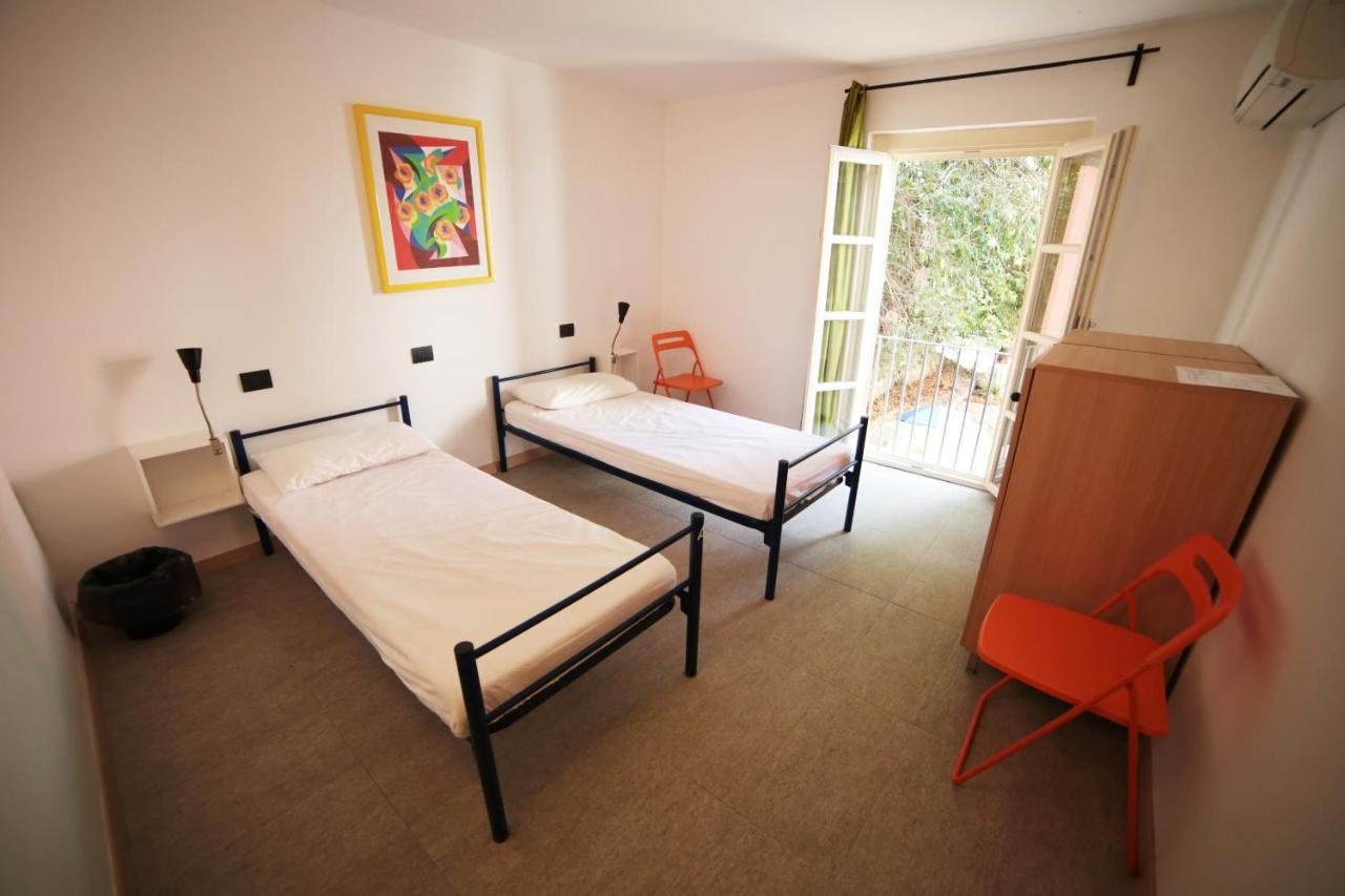 Castle Hostel Genua Zewnętrze zdjęcie